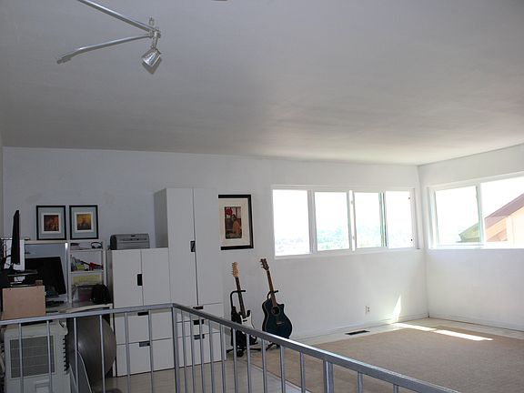 4th image of 2071 Barnett Way