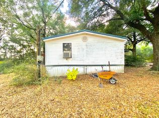 4977 Douglas Ferry Rd, Caryville, FL 32427