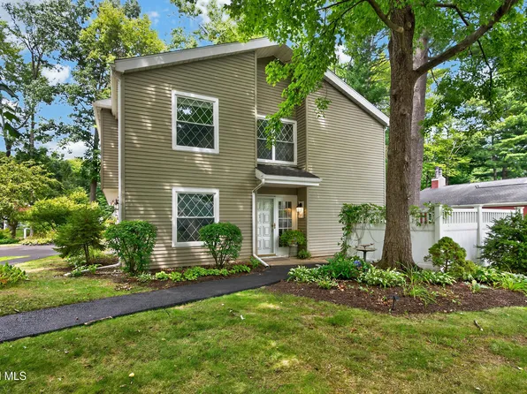 7 Spruce Court, Delmar, NY 12054