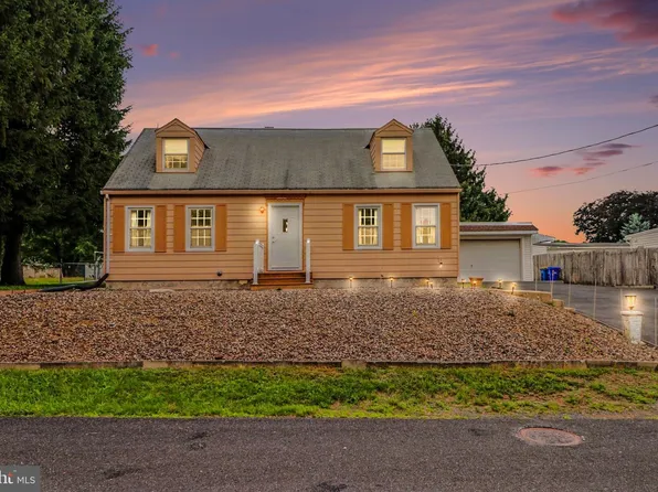 114 Maple Dr, Mechanicsburg, PA 17050