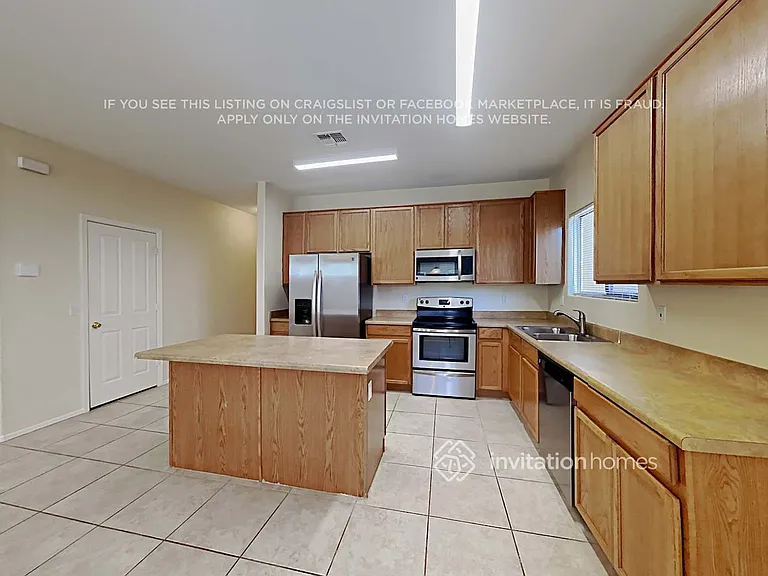 16037 W Banff Ln — Photo 8