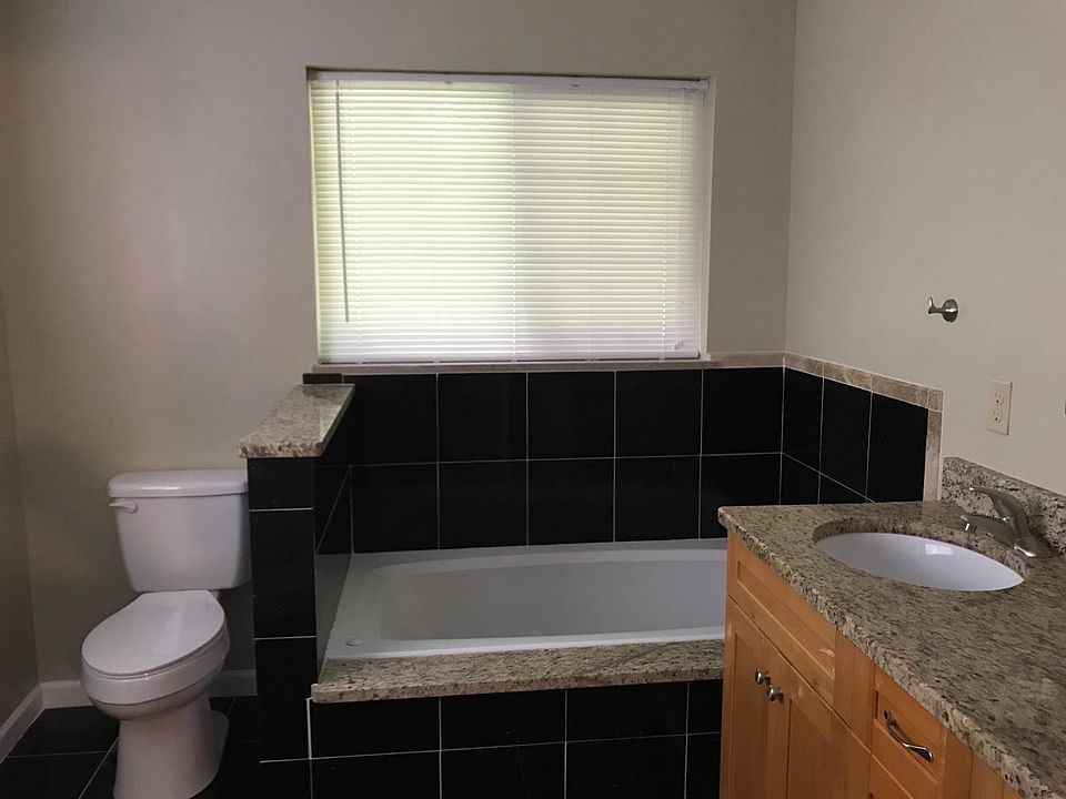 1st image of 11016 Thornton Dr