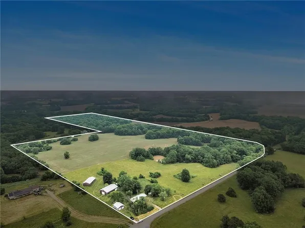 679 NE 400th Rd, Knob Noster, MO 65336