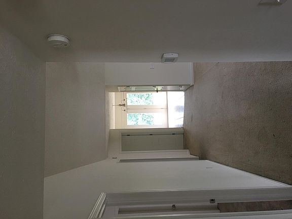 3rd image of 524 Lucille Dr