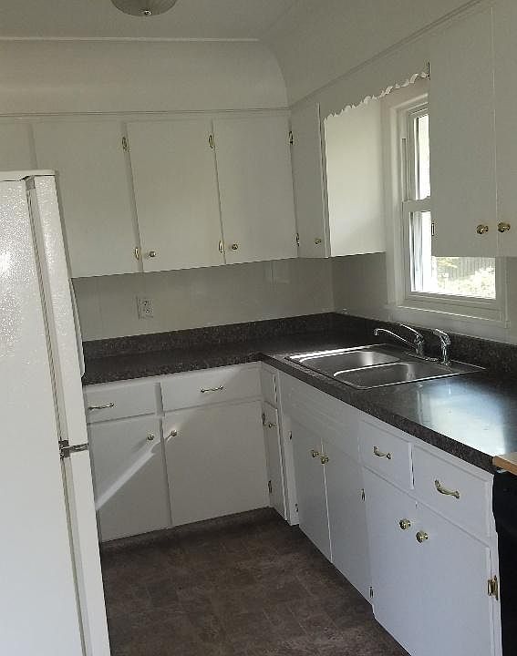 1st image of 2076 Uniondale Dr