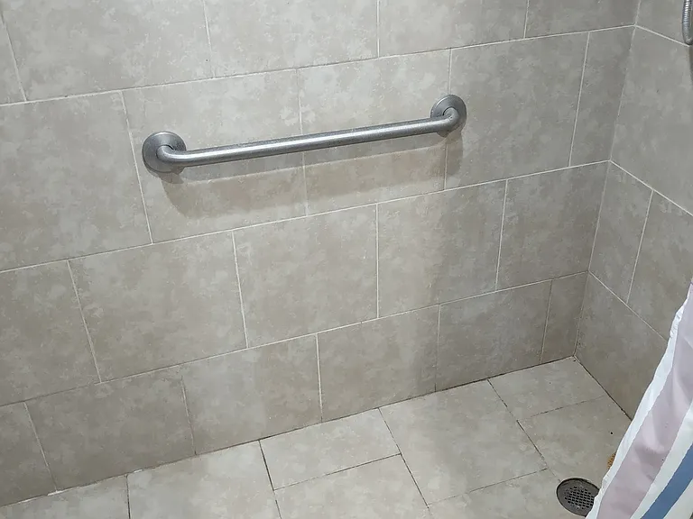 608 NW Hot Springs Alameda Rd — Photo 2