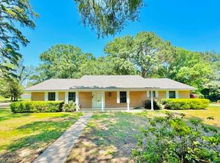 8 Lane St, Center, TX 75935