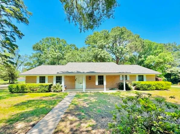 8 Lane St, Center, TX 75935