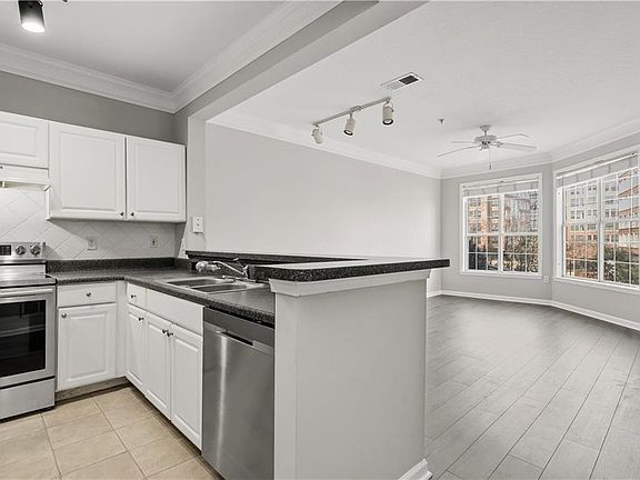 3rd image of 4102 Westchester Rdg NE