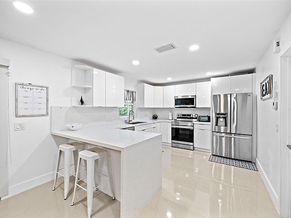2nd image of 6431 NW 34th Avenue