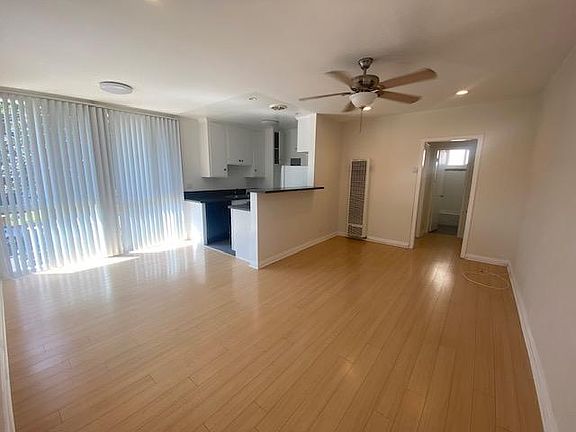 3rd image of 3726 S Canfield Ave #5