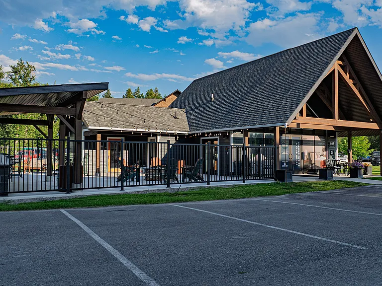 Clubhouse and Leasing Office