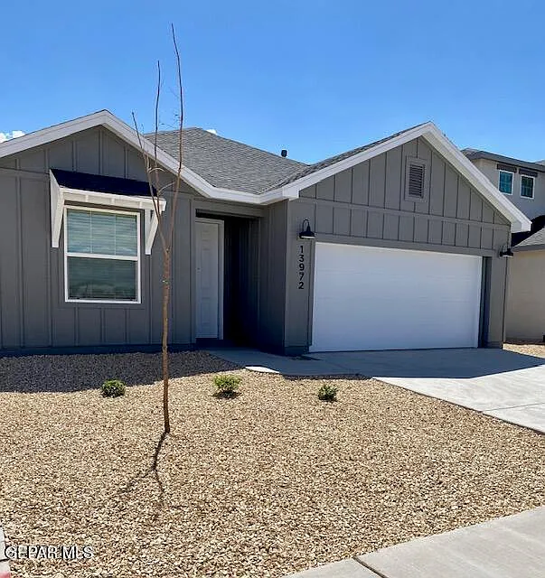 3 bed, 2.0 bath, 1723 sqft, $2,200 — Photo 2