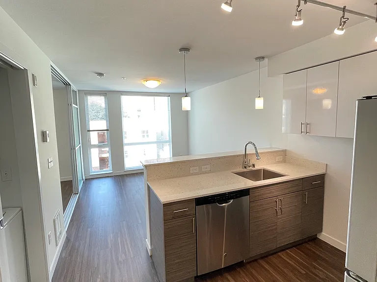 Queen Anne Flats — Photo 50