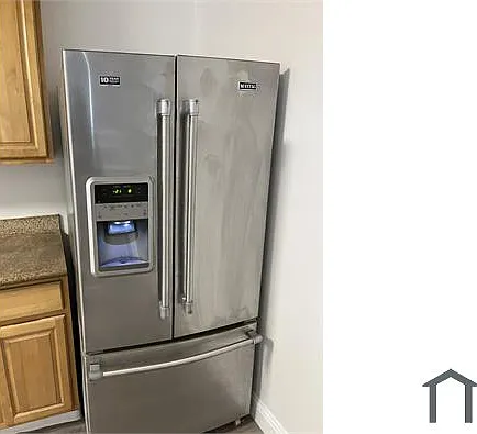 3 bed, 1100 sqft, $3,000 — Photo 2