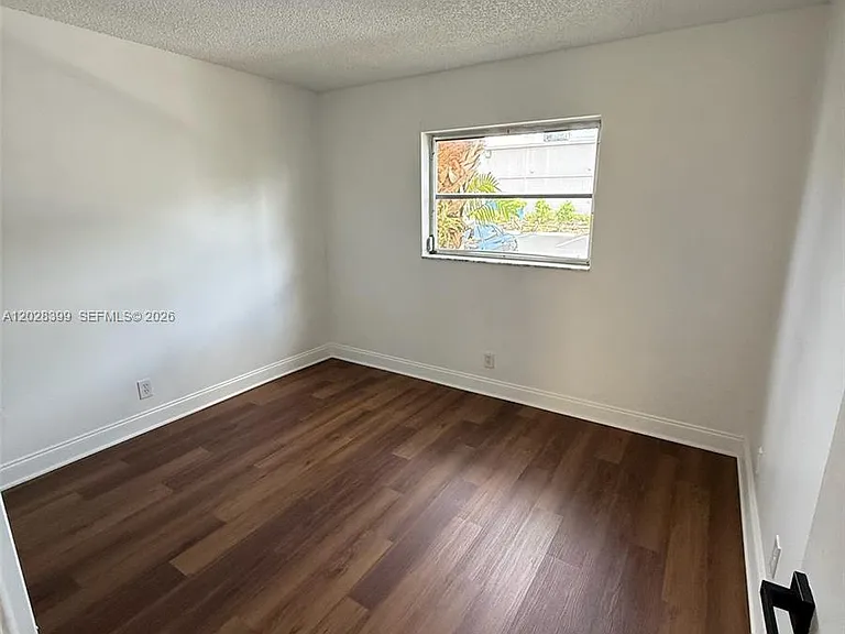 5168 NE 6th Ave #416 — Photo 9