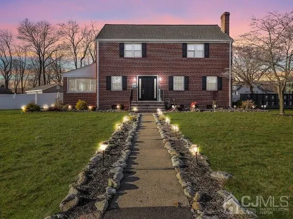 331 Dorn Ave, Middlesex, NJ 08846