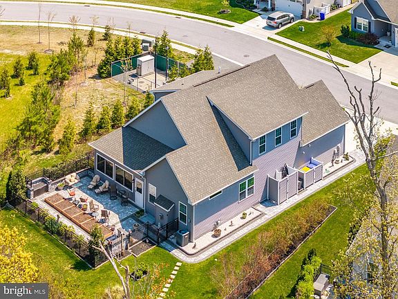 3rd image of 8 Old Forge Dr