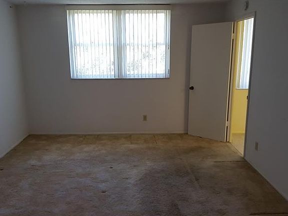 4th image of 4715 Bay St NE APT 319