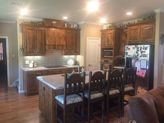 2nd image of 1001 Mimosa Ln