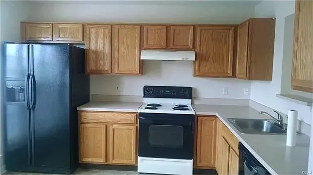 3 bed, 1560 sqft, $2,850 — Photo 1