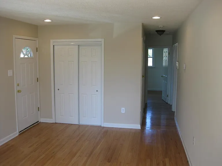 2421 Newell Dr — Photo 18