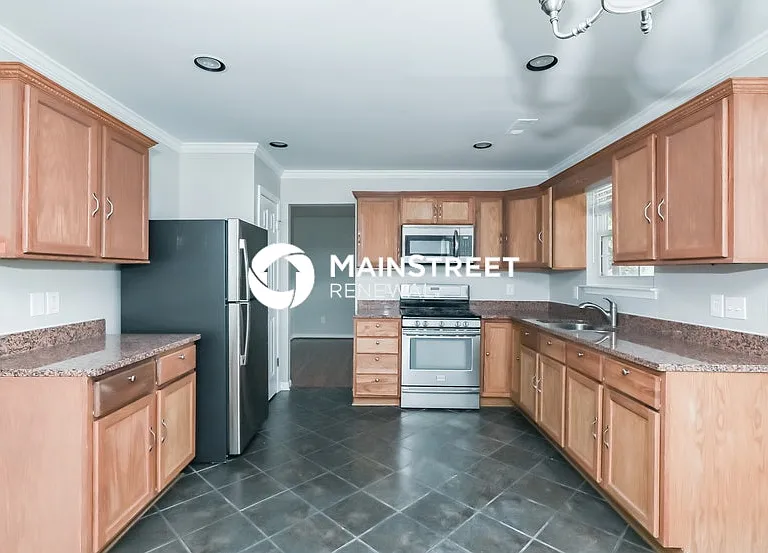 3930 Laurel View Cir — Photo 8