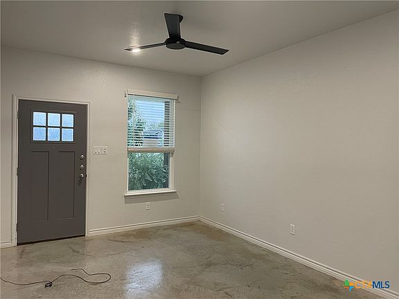 5th image of 318 Dolphin Dr #A