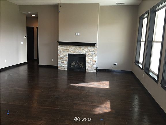 3rd image of 438 Boylson Drive SE