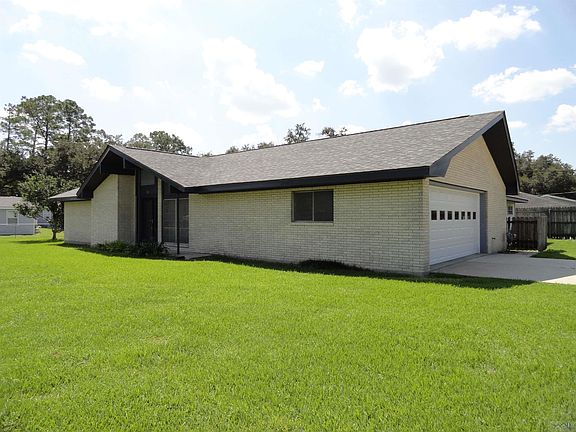 2nd image of 301 Cherry Dr