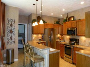 908 Staffordshire Ct, Chesapeake, VA 23322