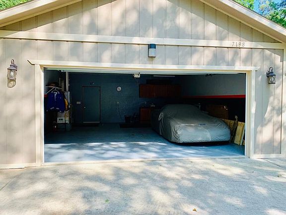2nd image of 7198 Lakewood Dr