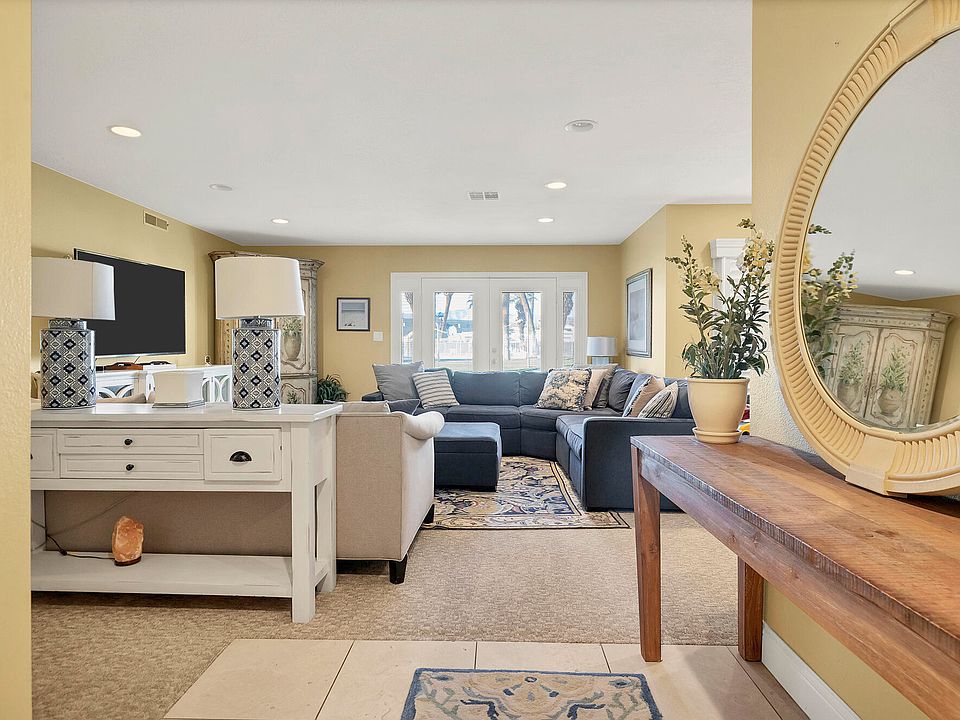 1st image of 1845 W Canyon View Dr APT 1503