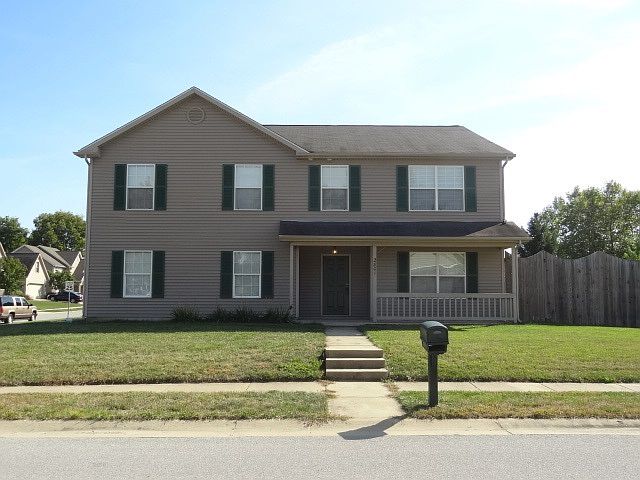 1st image of 2801 Grosbeak Ln