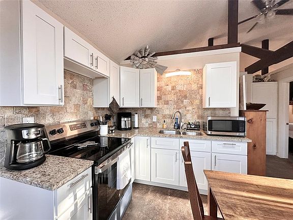 5th image of 34487 Rattlesnake Hill Rd