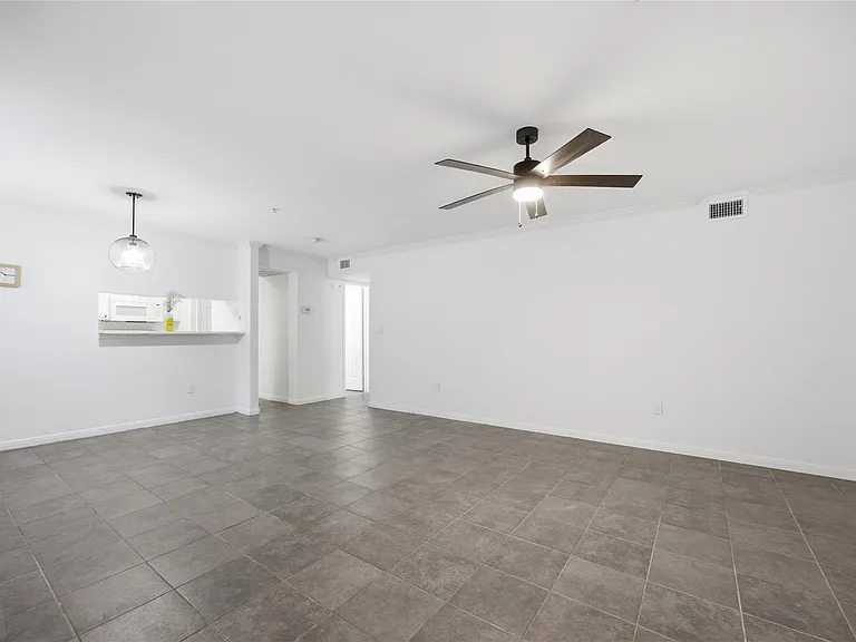 501 W 26th St #108 — Photo 16