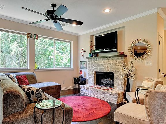 2nd image of 38 Windsor Dr