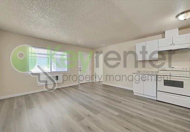 1071 Santiago Ave #6 — Photo 41