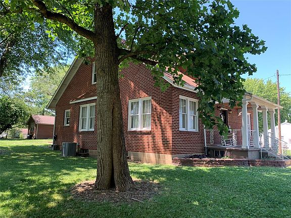 5th image of 310 Cedar St