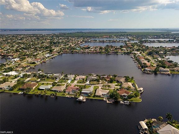 5th image of 512 Cape Coral Pkwy W