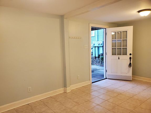 5th image of 2404 Lincoln St Unit A