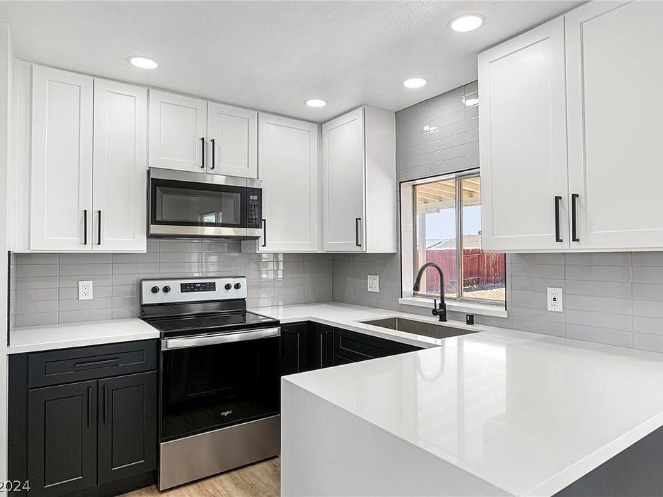 1st image of 4565 E Carey Ave