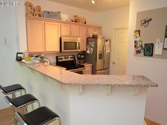 2nd image of 1231 NE Horizon Loop Unit 206