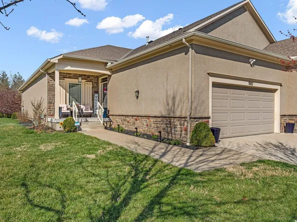 2250 Lake Pointe Dr #1502, Lawrence, KS 66049