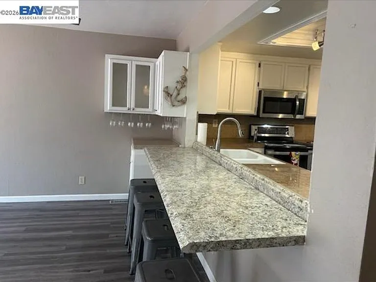 2043 Sand Point Rd — Photo 4