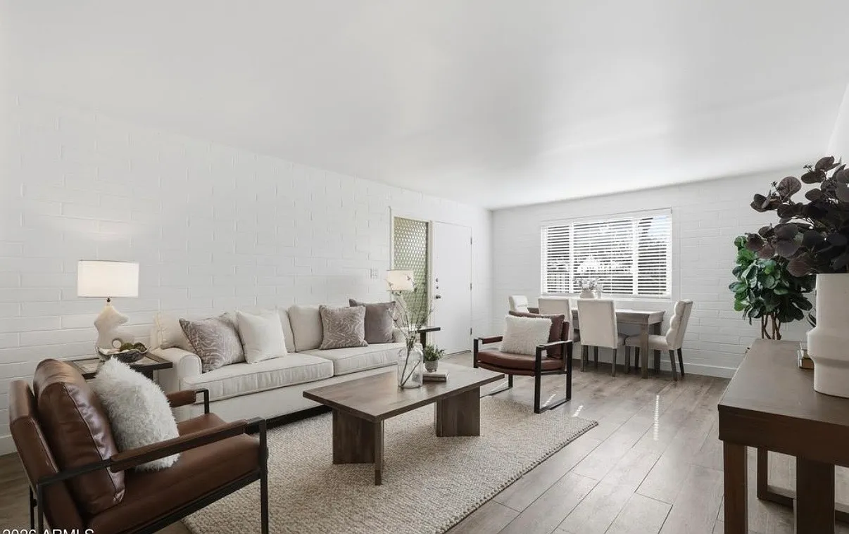 2 bed, 1092 sqft, $2,400 — Photo 1