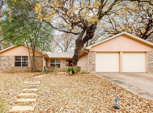 2925 Ridgewood Dr, Hurst, TX 76054