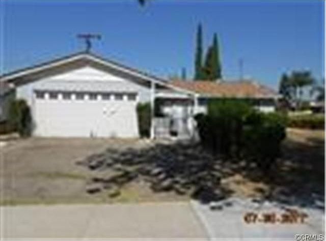 1st image of 1021 N Placer Ave