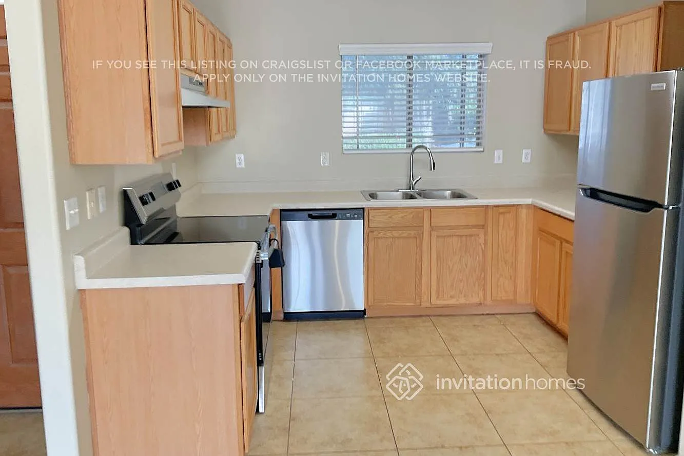 1715 E Desert Moon Trl San Tan Valley, AZ 85143 — Photo 3