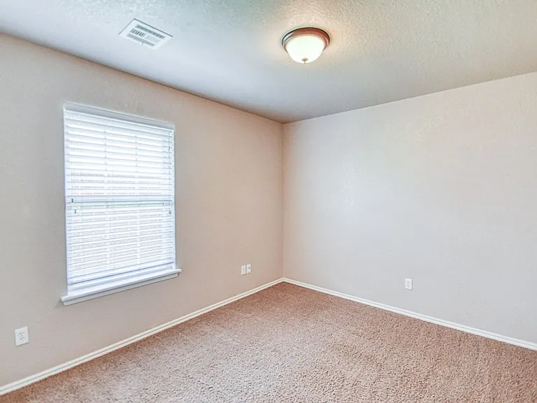 329 Tecumseh Meadows Dr — Photo 26